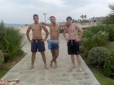 c le samedi 9 jiun 2007 drari salat lwatani m3a 11 w ba7rat f marina smer bach tchof cheda